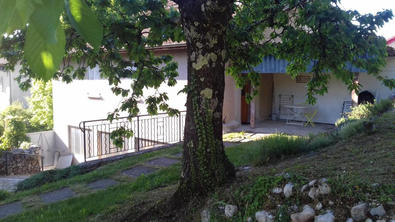 Cote Jardin Apartment Saint-Jean-en-Royans Exterior photo